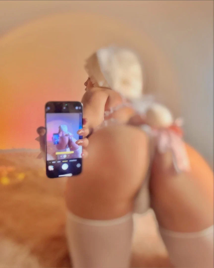 Baby Annieđ€ profile banner