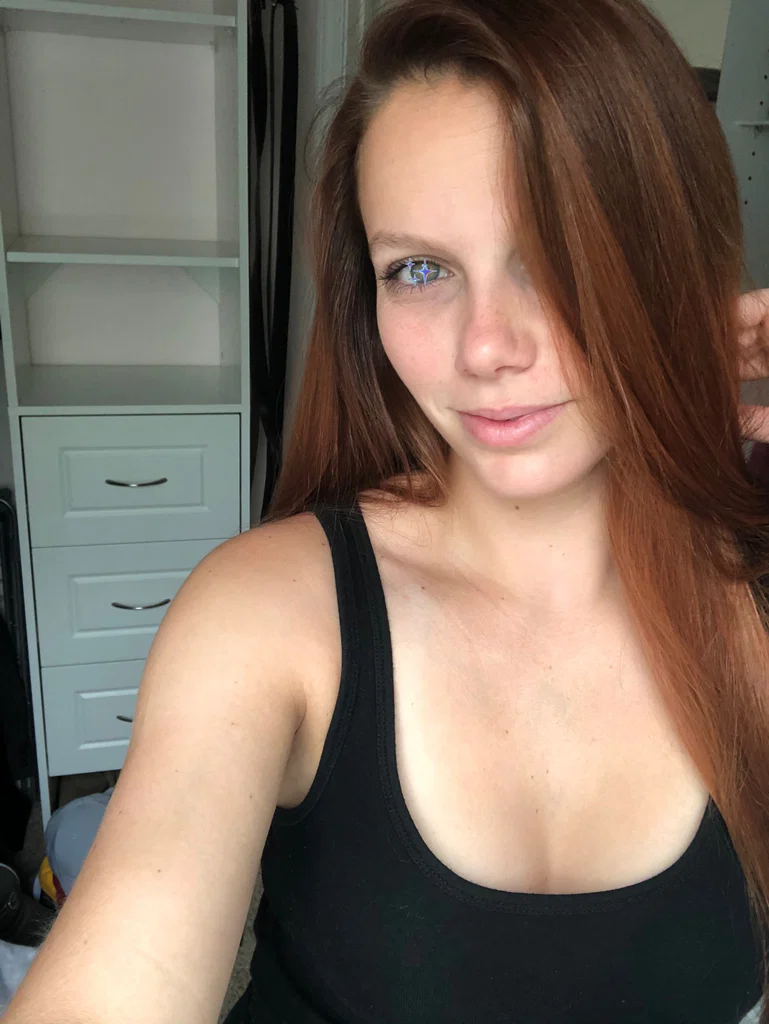 RedheadRoxy's avatar