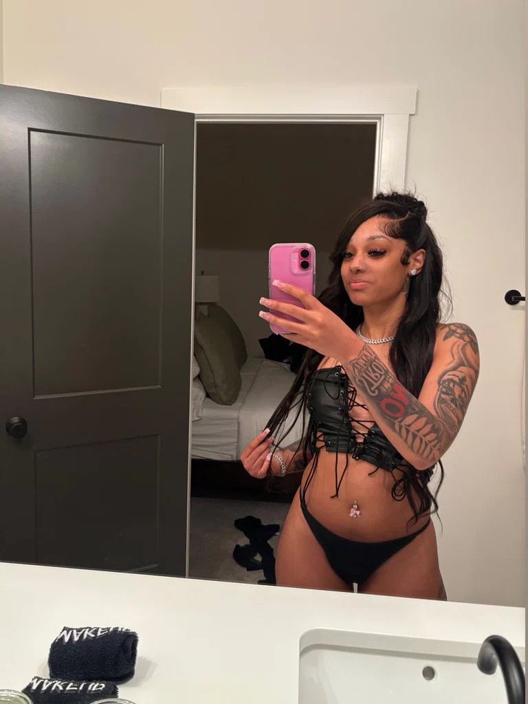 2 freaks 1 sheet 😏