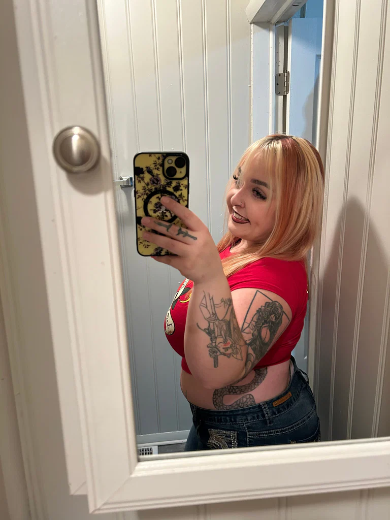 The RedHeaded Blondie 🌸's avatar