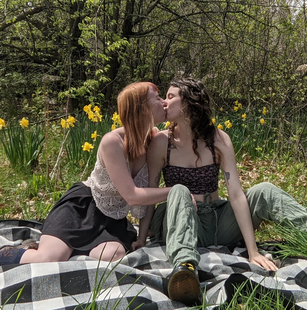 🍑 Peach &amp; Daisy 🌼's avatar