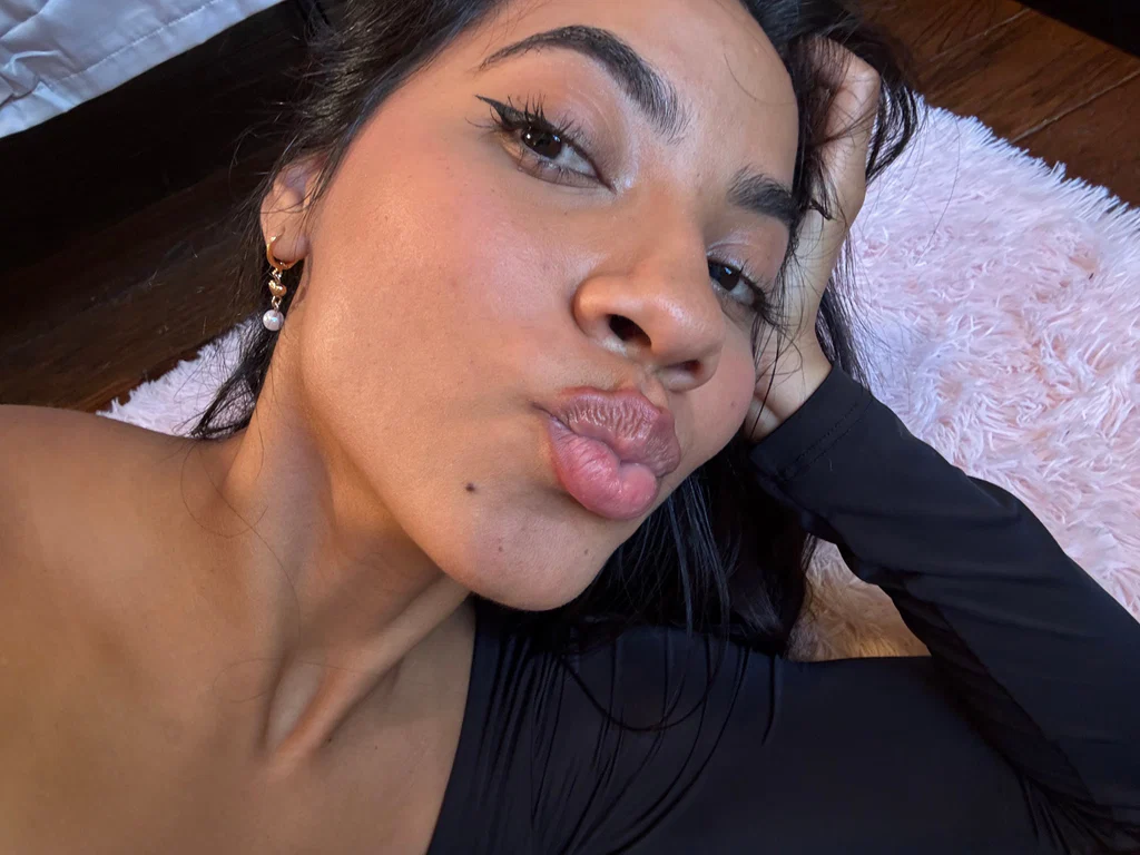 Luz Arias's avatar