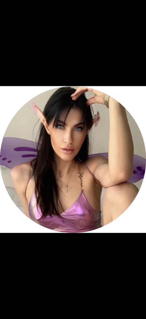 Your sexy girlfriend ❤️