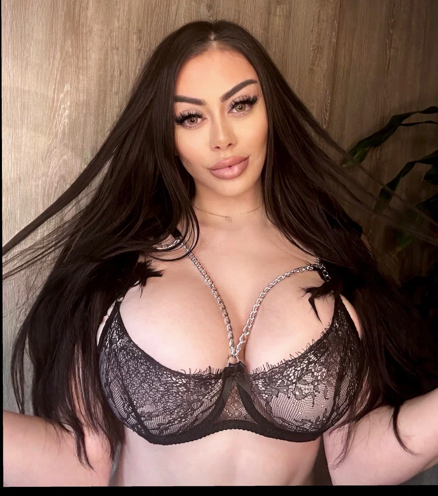 Violet Virah's avatar