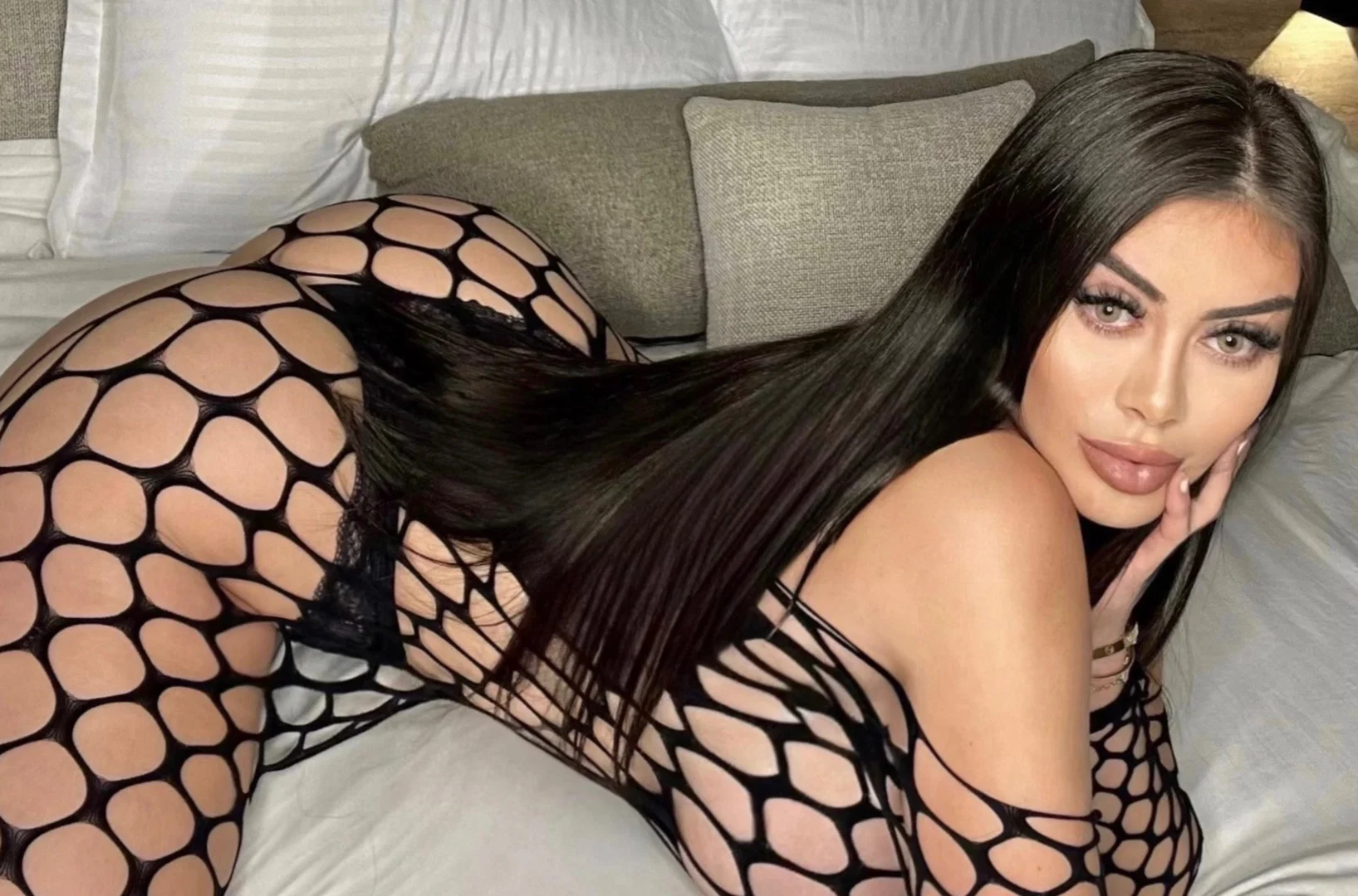 Violet Virah profile banner
