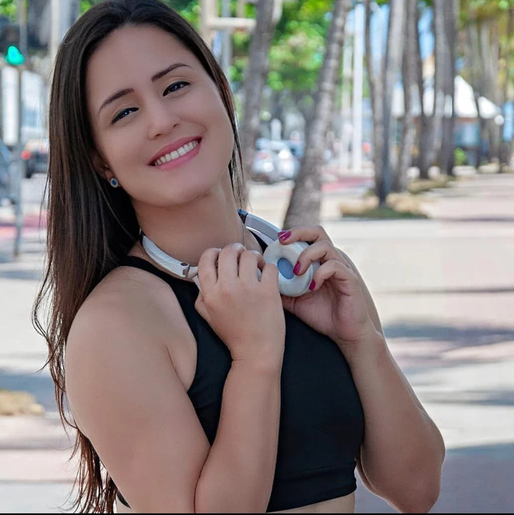 Jú Soares's avatar