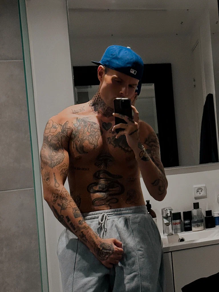 EMILIO GREY's avatar