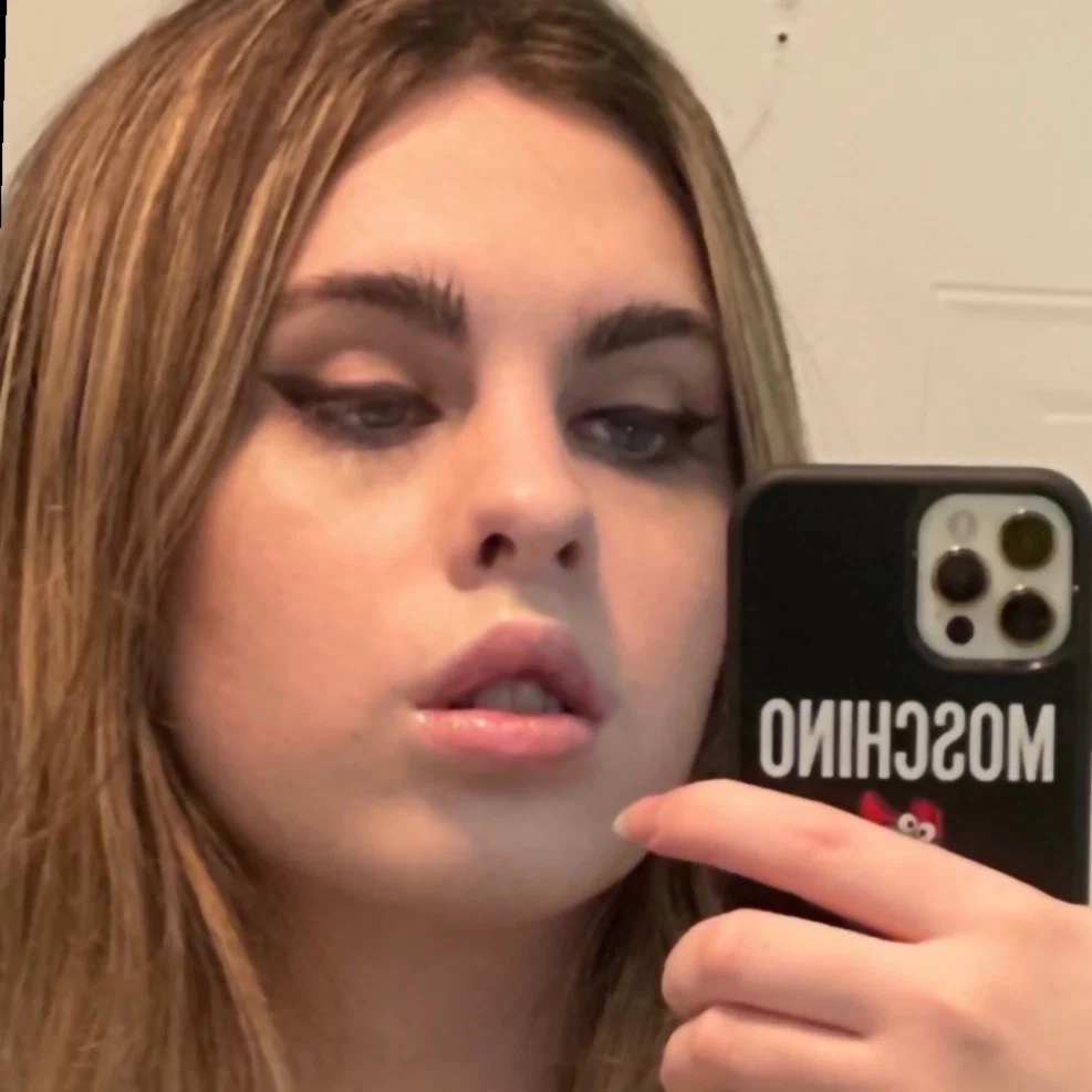 𝗖𝗛𝗟𝗢𝗘 𝗗𝗘 𝗟𝗔𝗨𝗥𝗘𝗡𝗧's avatar