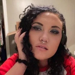 Vanessa P.🖤hot mess🖤's avatar