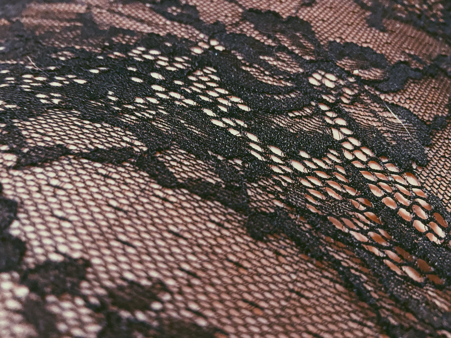 Free Page Ari profile banner