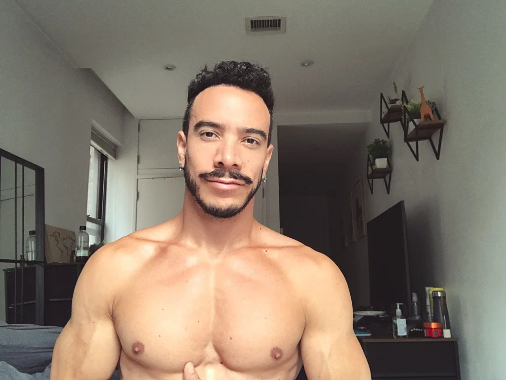 Alessio Vega's avatar