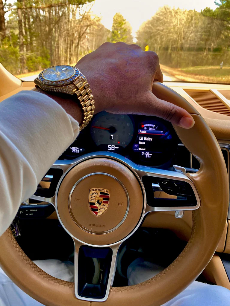 Ace Gucciano's avatar
