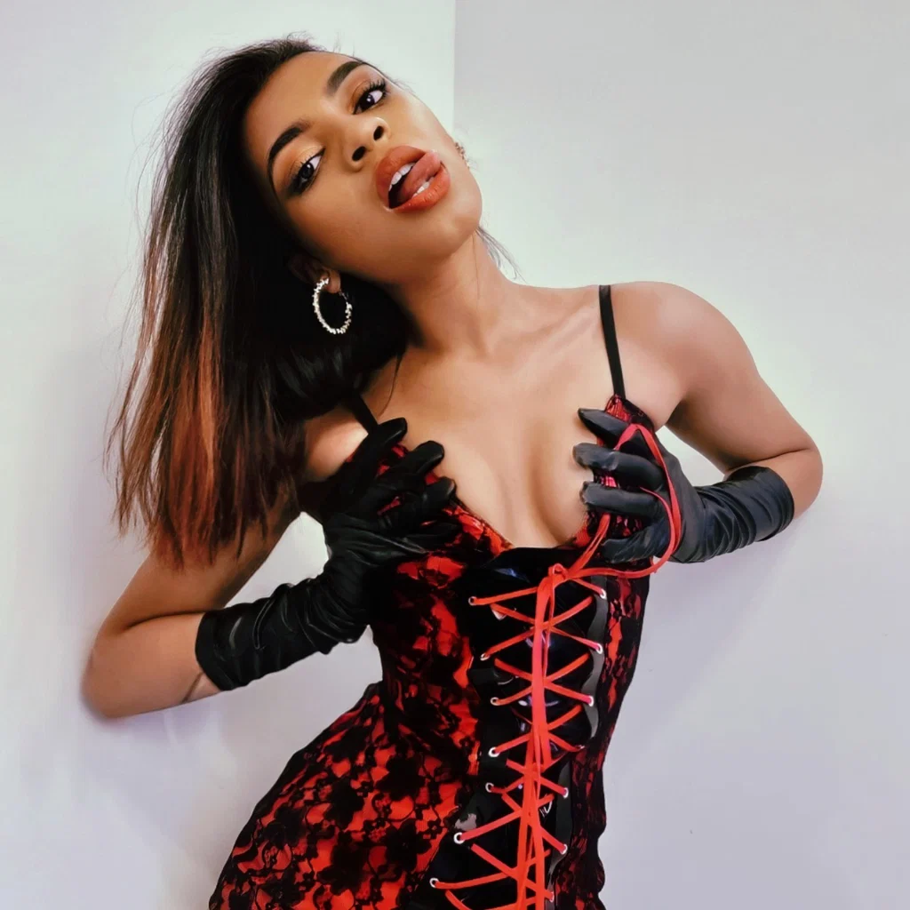 Mahogany Queen's avatar