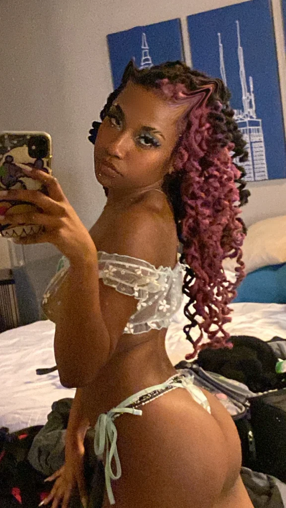 𝔭𝔯𝔦𝔫𝔠𝔢𝔰𝔰 𝔢𝔧 👽👑✨'s avatar