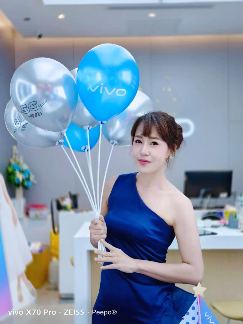 blue profile banner