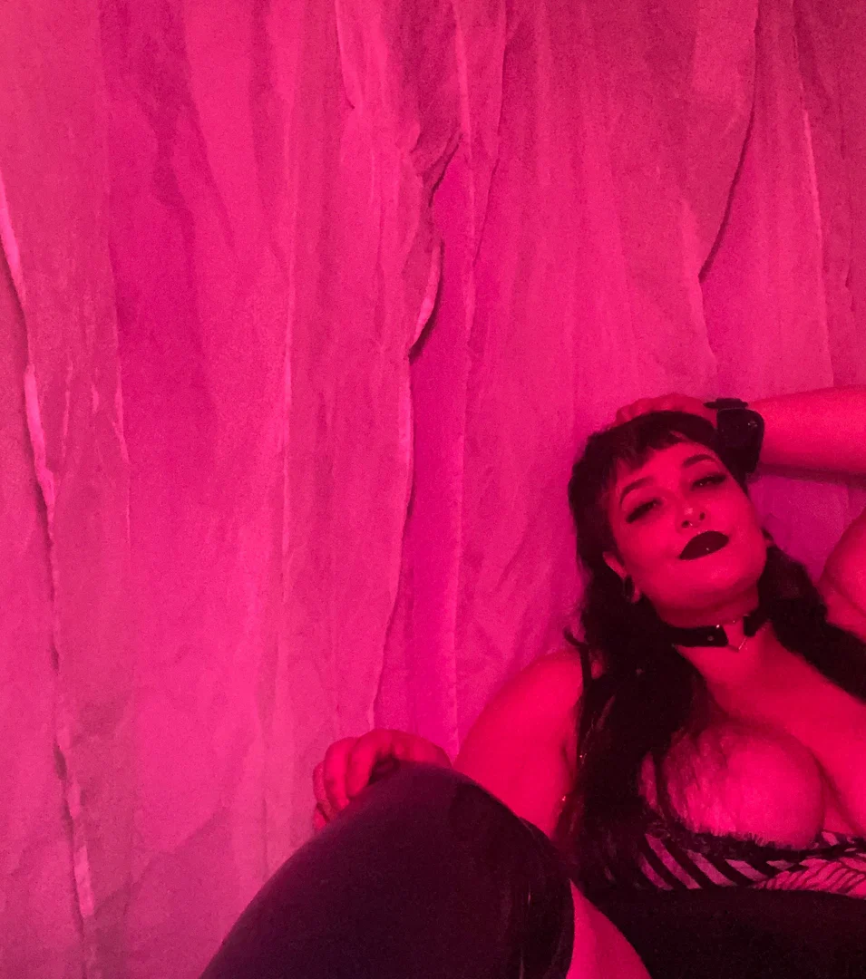 Roxie profile banner
