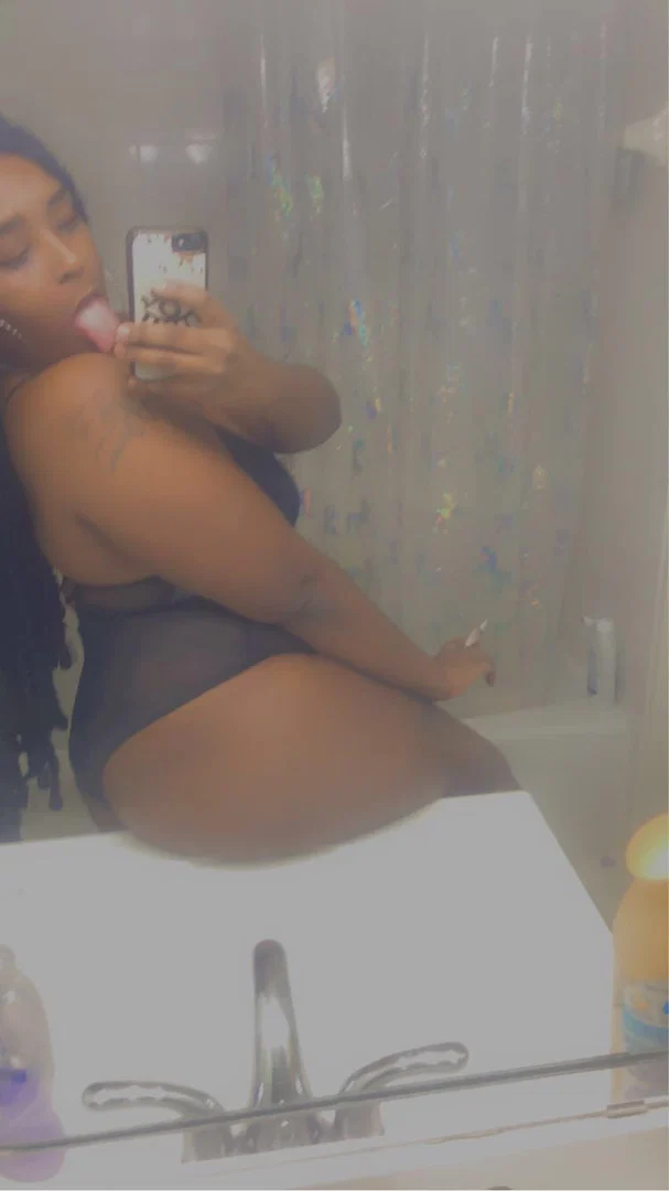 Indiaaloveee profile banner