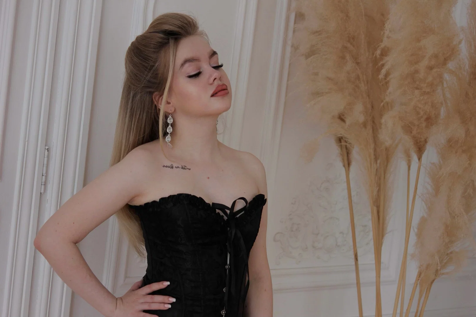 your mistress🖤 profile banner