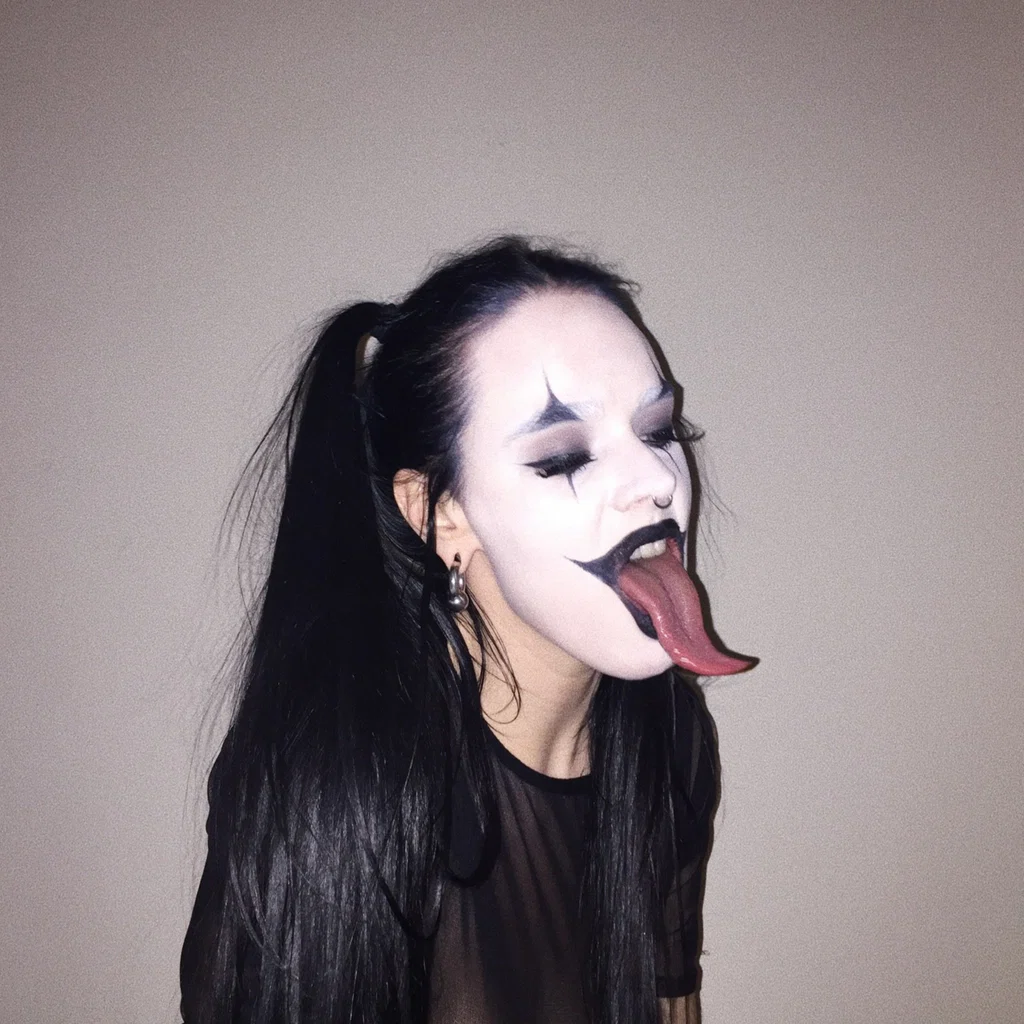 MINA DE SADE's avatar