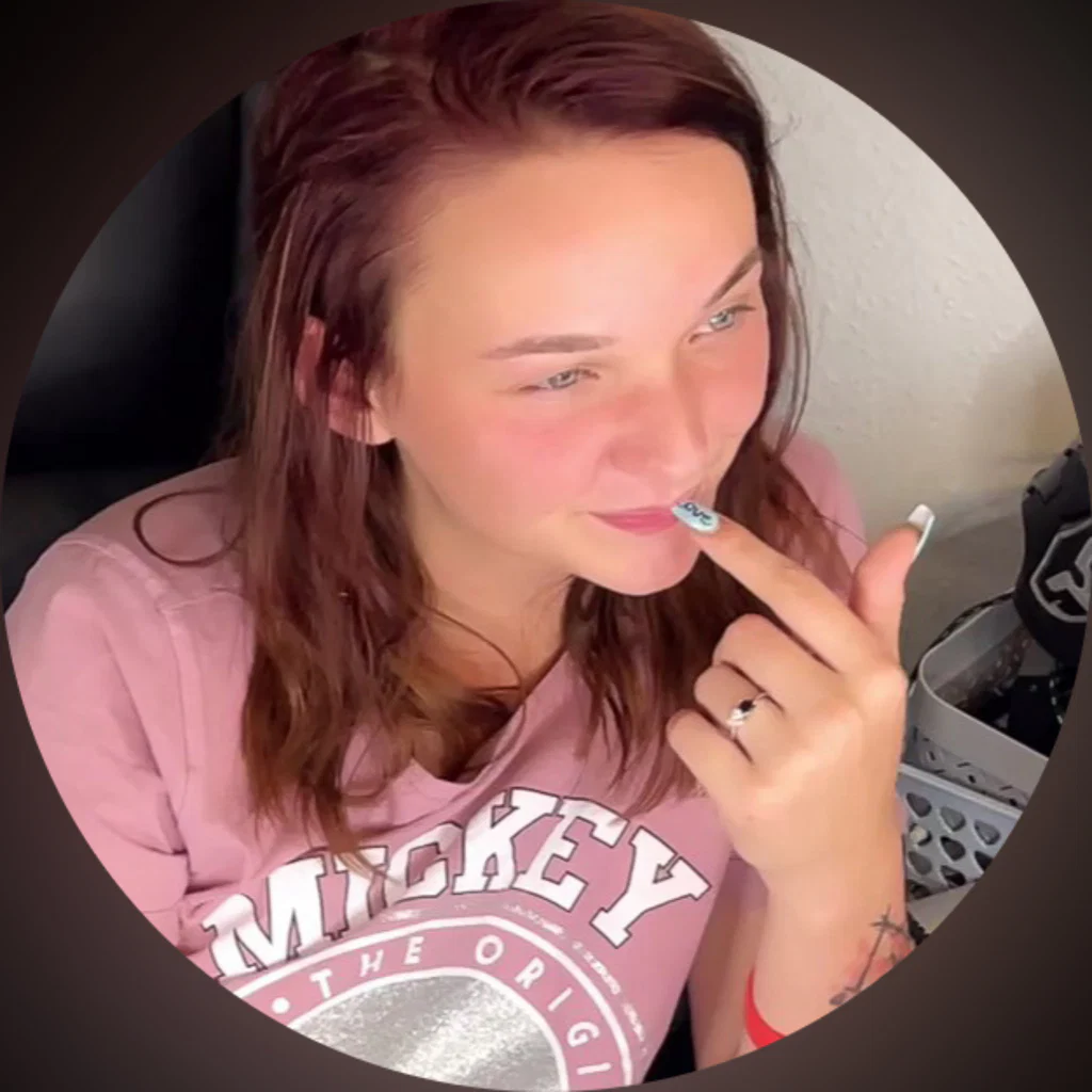 Joana Marie | ONLINE🟢's avatar