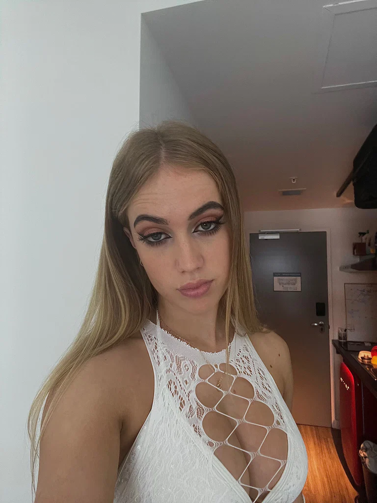 Sasha Rae's avatar