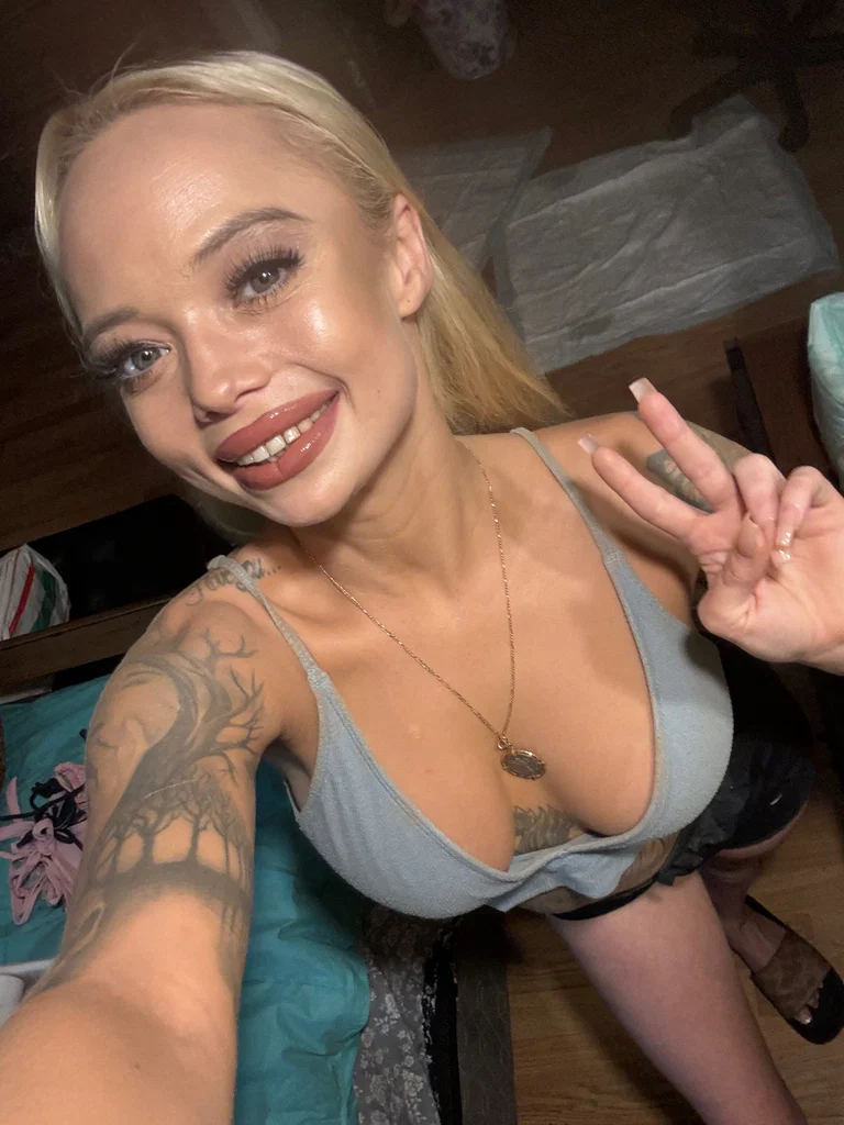 Mila Rose's avatar