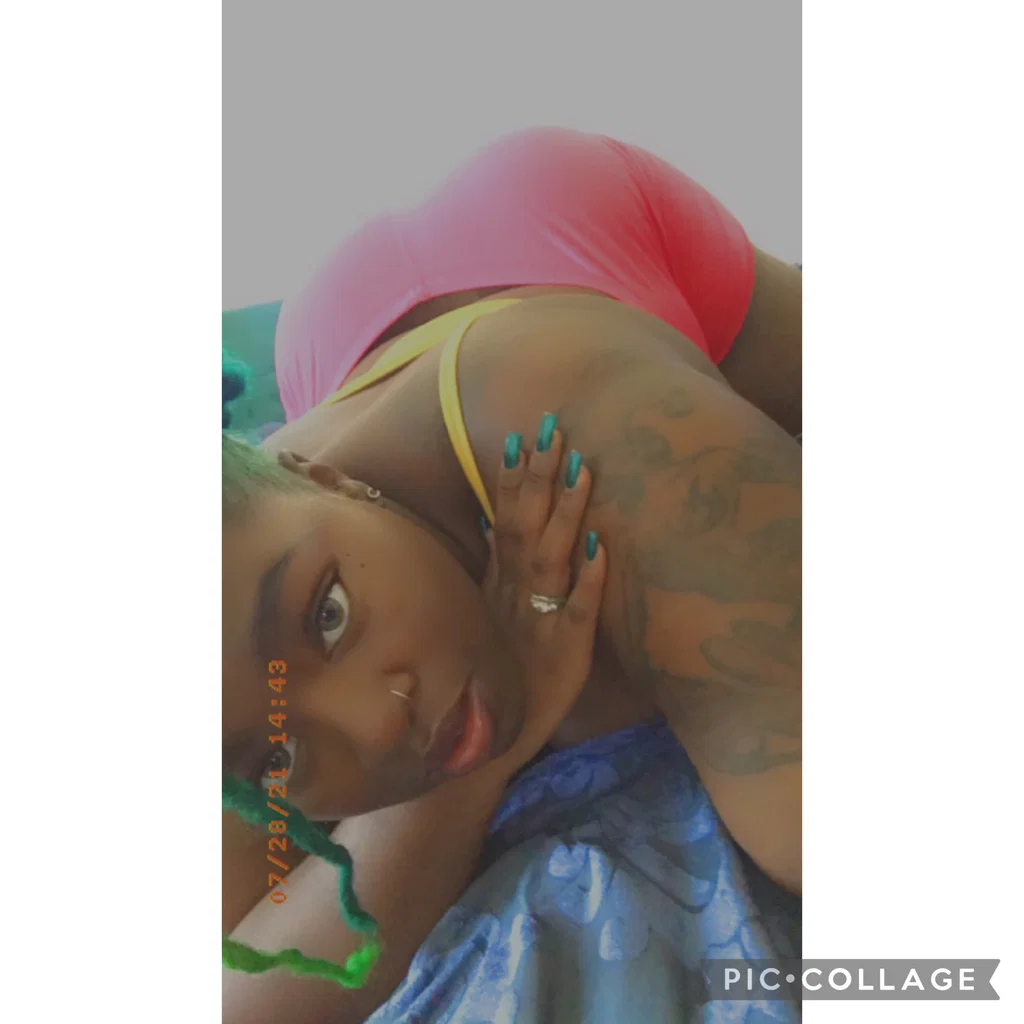 Green Head Baddie💚's avatar