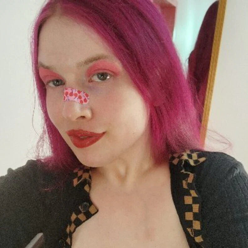 PinkyLikes2Play