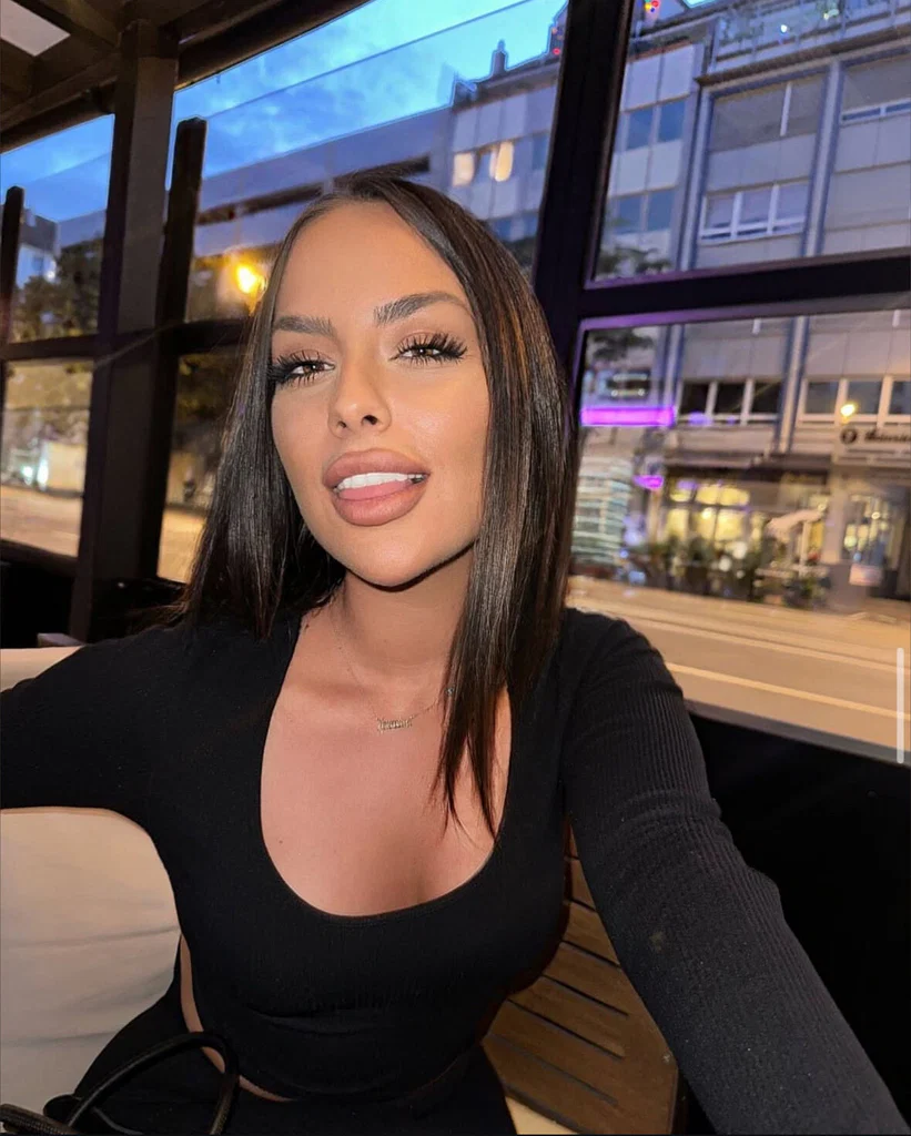 Amira's avatar