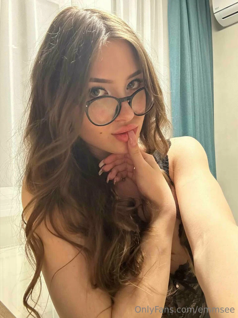 Emily 👻