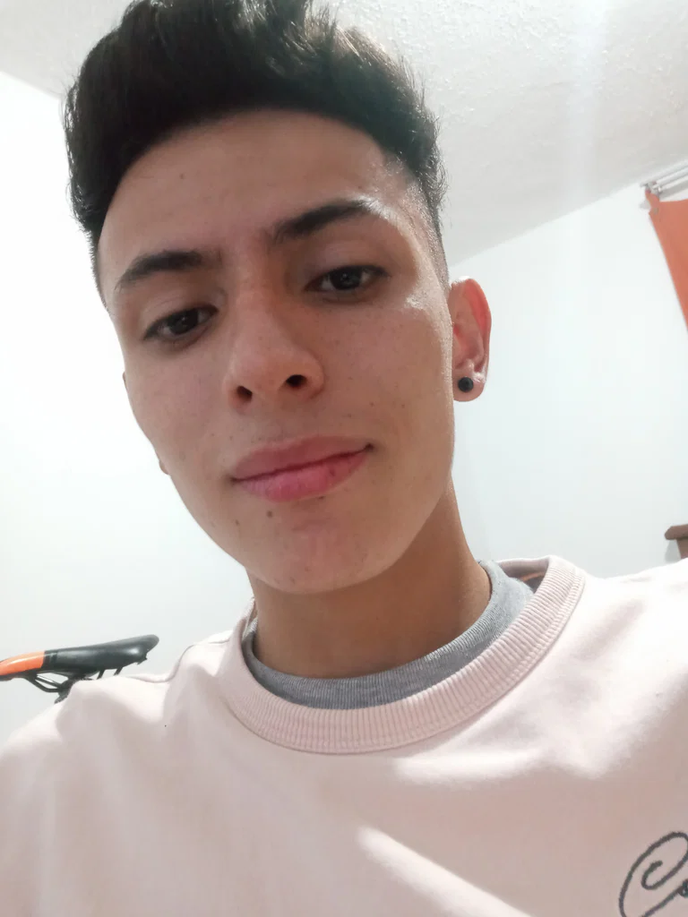 Julian's avatar