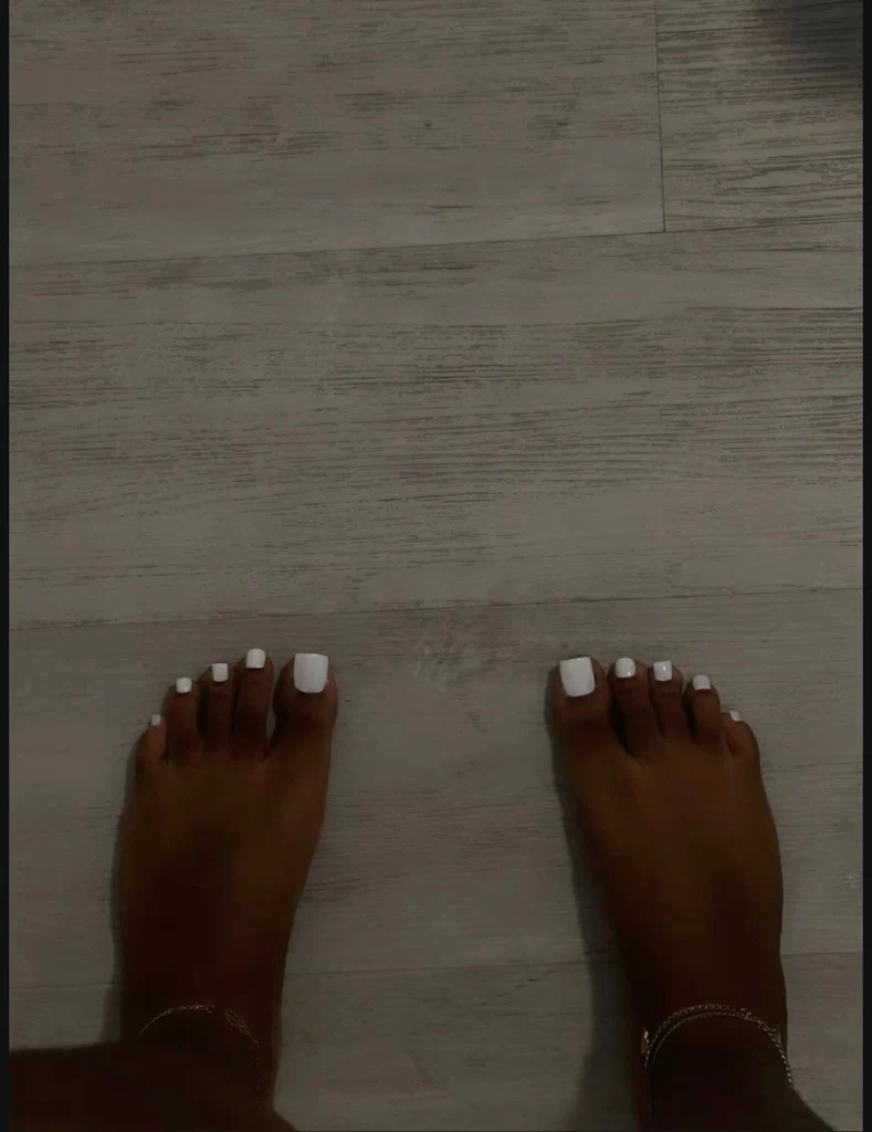 SimplyToes✨'s avatar