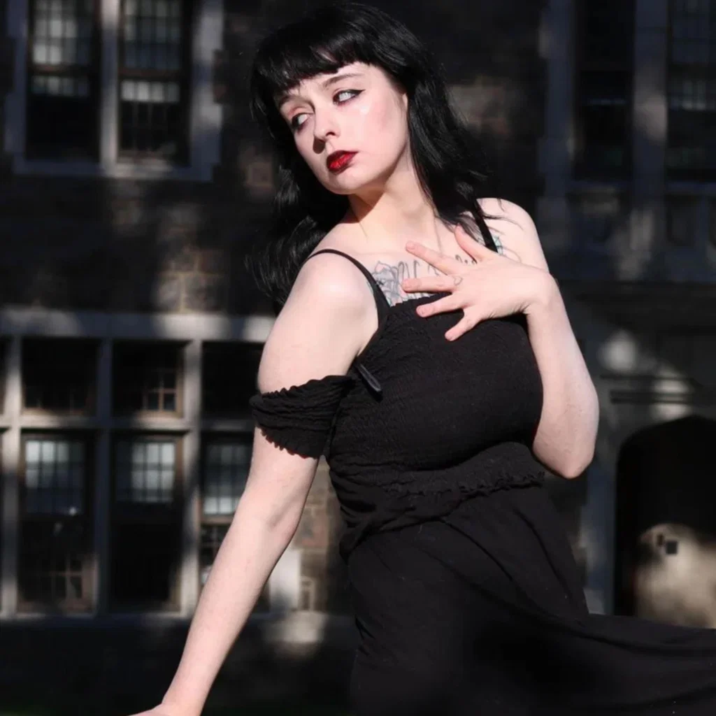 Cassandra 🦇🥀's avatar