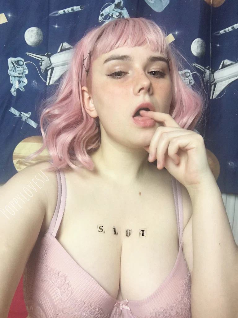 Poppy's avatar