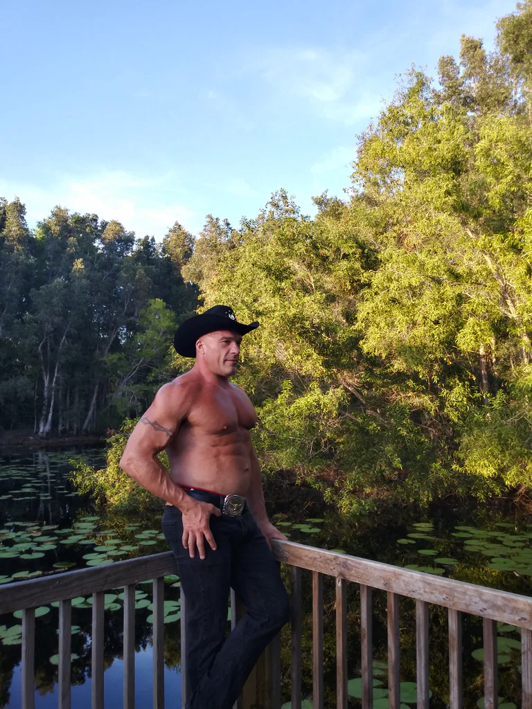 @eroticoutdoors's avatar