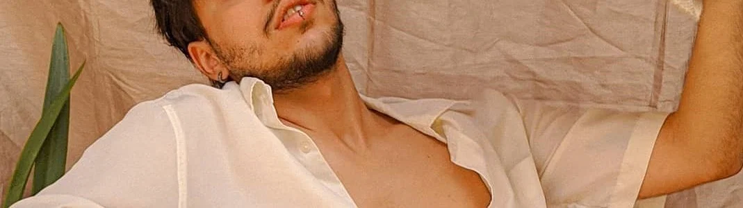 Chris 🌹 profile banner