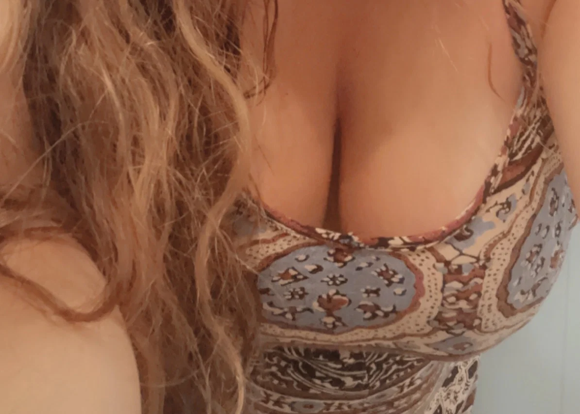 Erin Rae profile banner