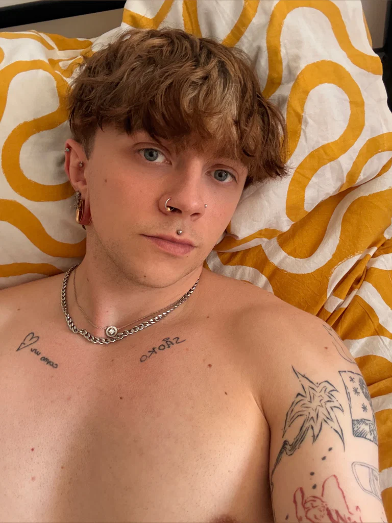 Lucas 🍒's avatar