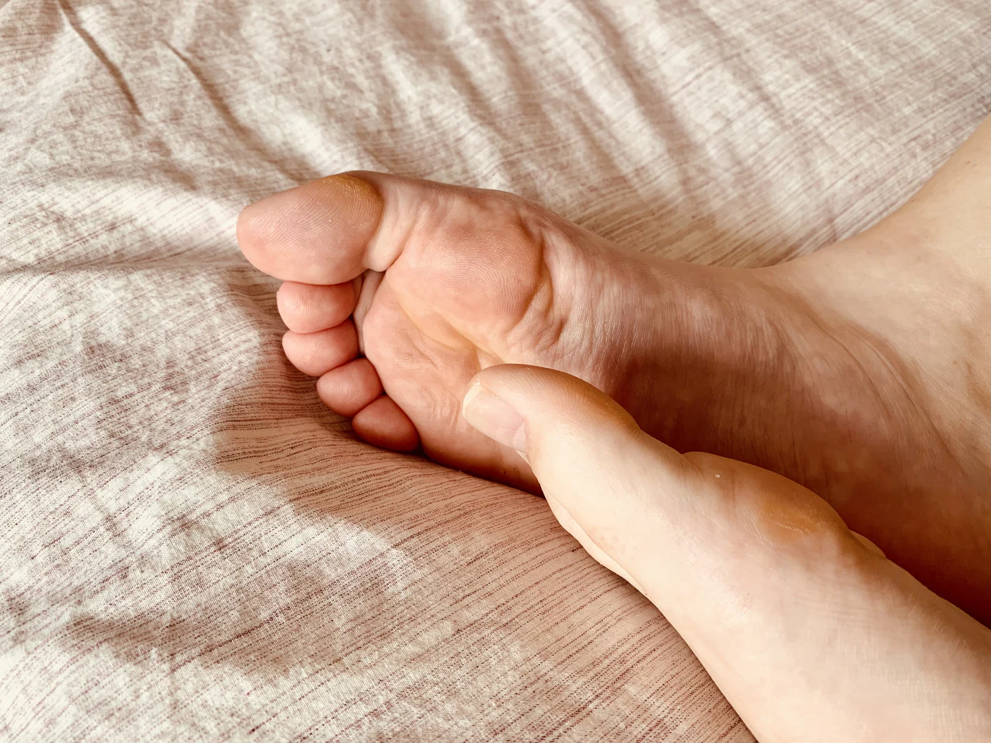 Lady twin toe profile banner