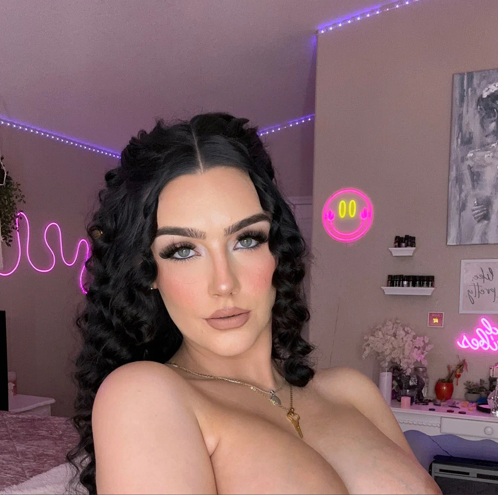 Catie Riley's avatar