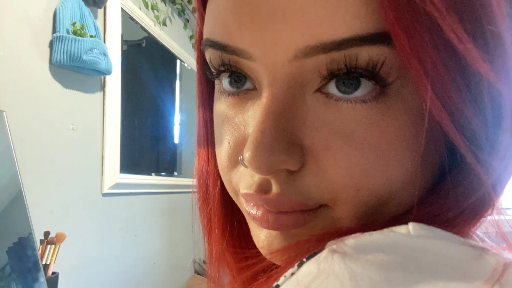 Little.T profile banner
