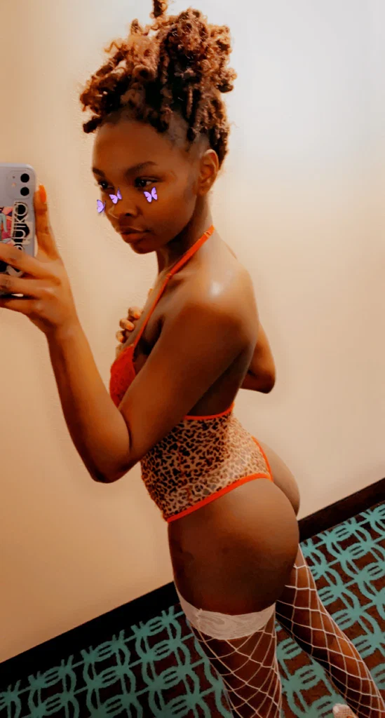 Ashli Rose's avatar