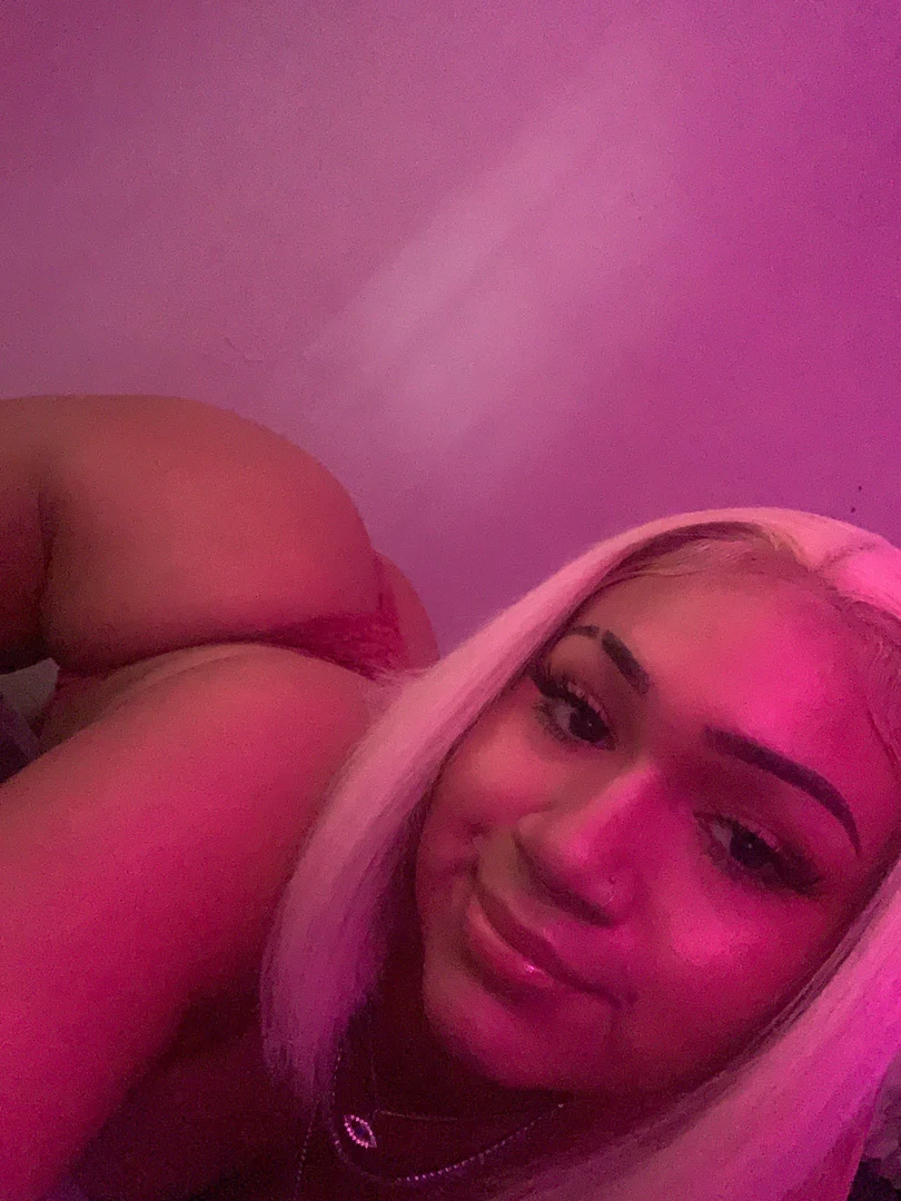 Chiqui$ 🌹 profile banner