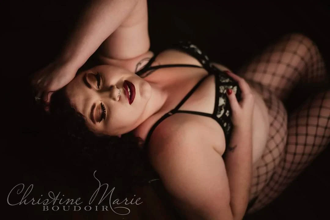 Lizzee Burns profile banner