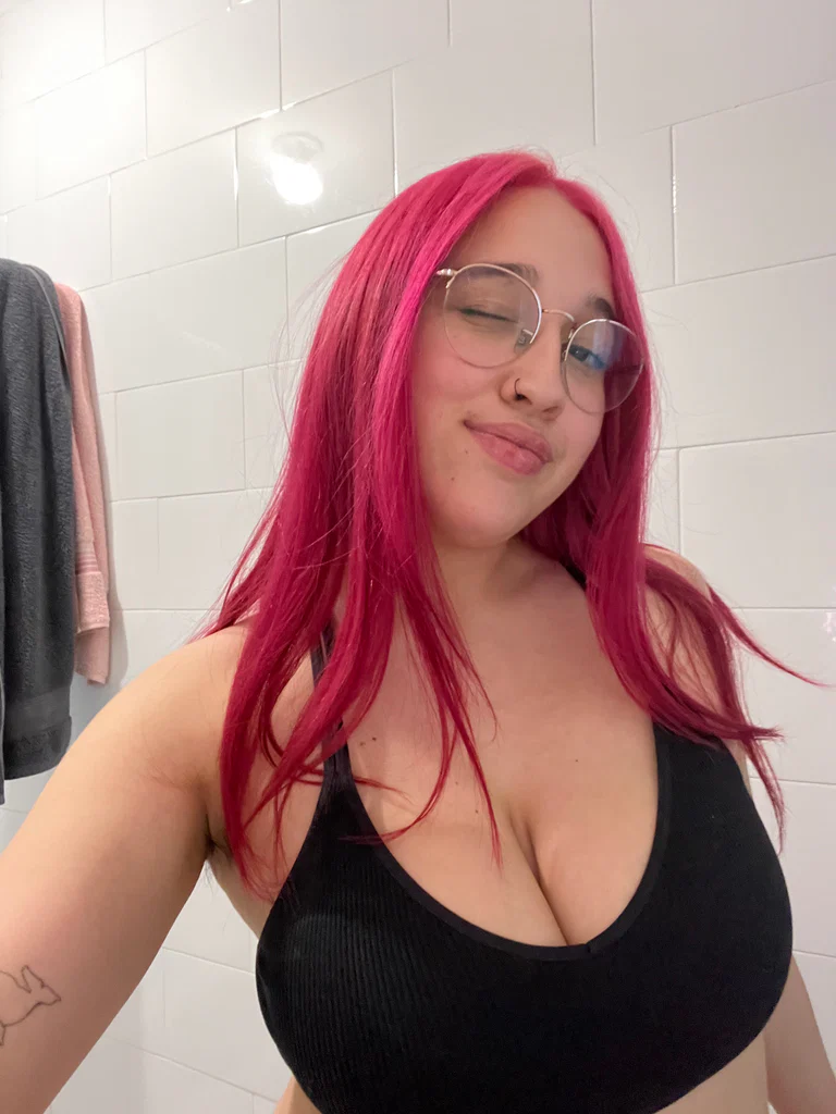 ♡ ana has huge tits ♡'s avatar