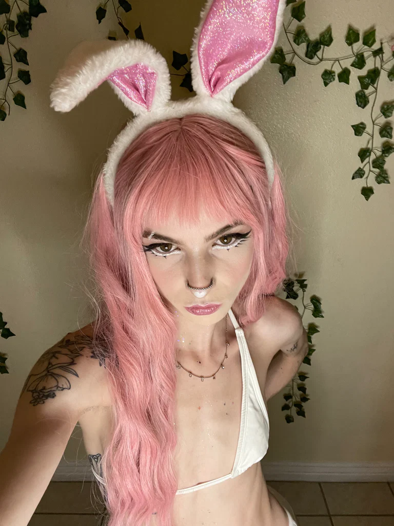 FREE 🤍 SPOOKYHIPPY's avatar