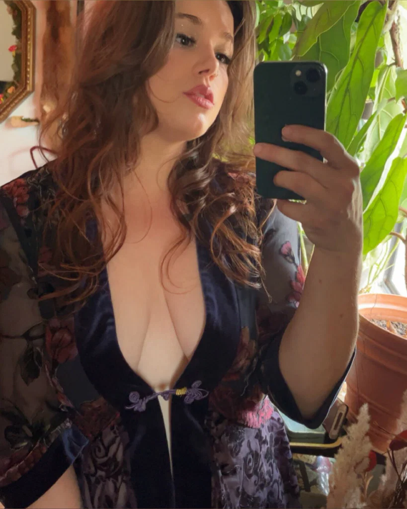 FoxxyKristy🦊🍄's avatar