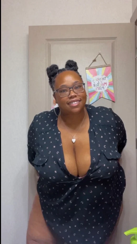 KrissiMonique's avatar