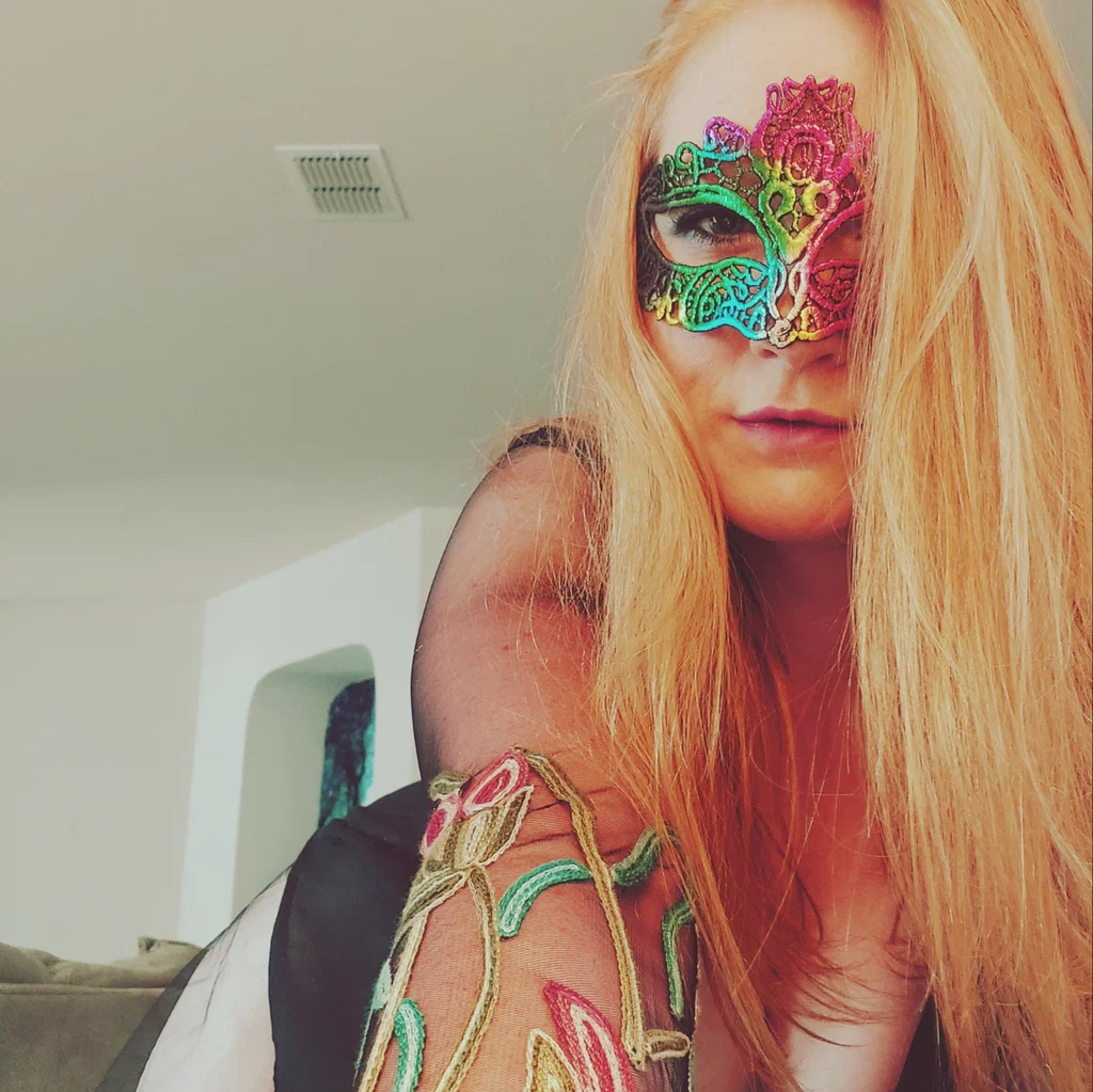 Ali Perkins's avatar