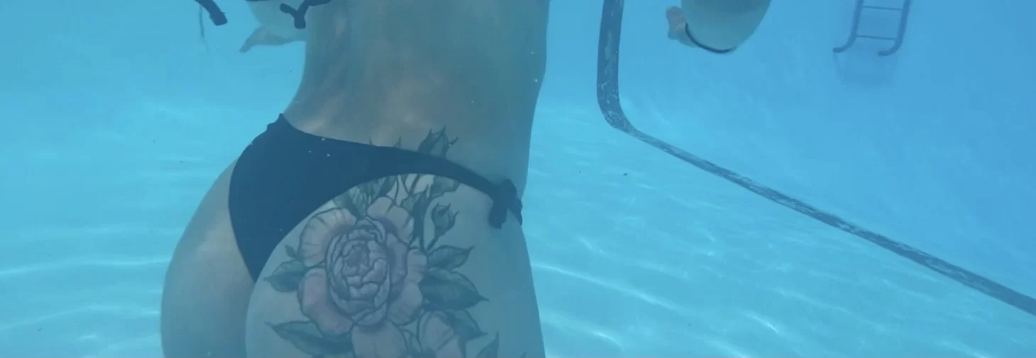 Alix Ro profile banner